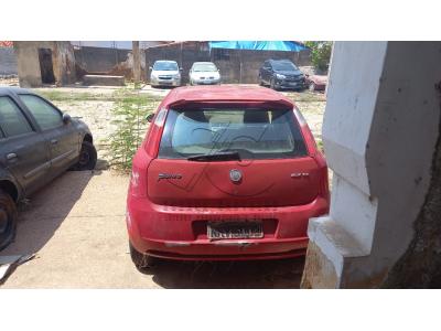 LOTE 012 - VEÍCULO FIAT PUNTO